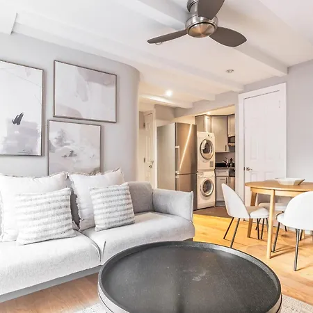 Charming 2-Bed 1-Bath Apartment In Turtle Bay